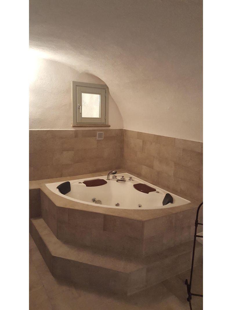 Vasca bagno idromassaggio ad angolo 135x135 cm